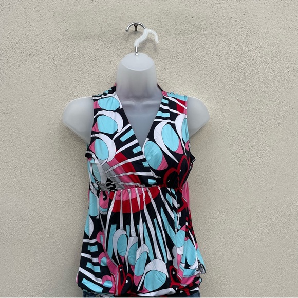 Stylish Multicolor Sleeveless Top - Picture 1 of 4